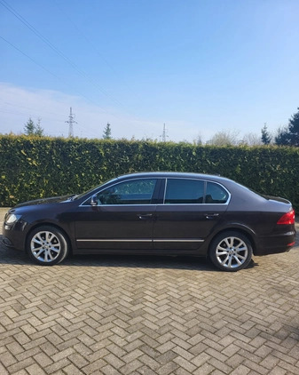 Skoda Superb cena 30800 przebieg: 136000, rok produkcji 2013 z Ostrzeszów małe 67